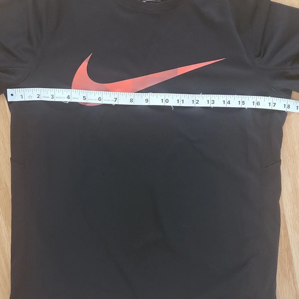 NIKE DRI- FIT short sleeves Tee black Large